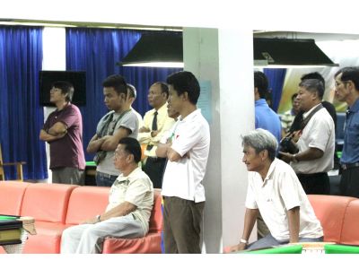 บรรยากองเชียร์ข้าง ๆ สนามแข่งขัน